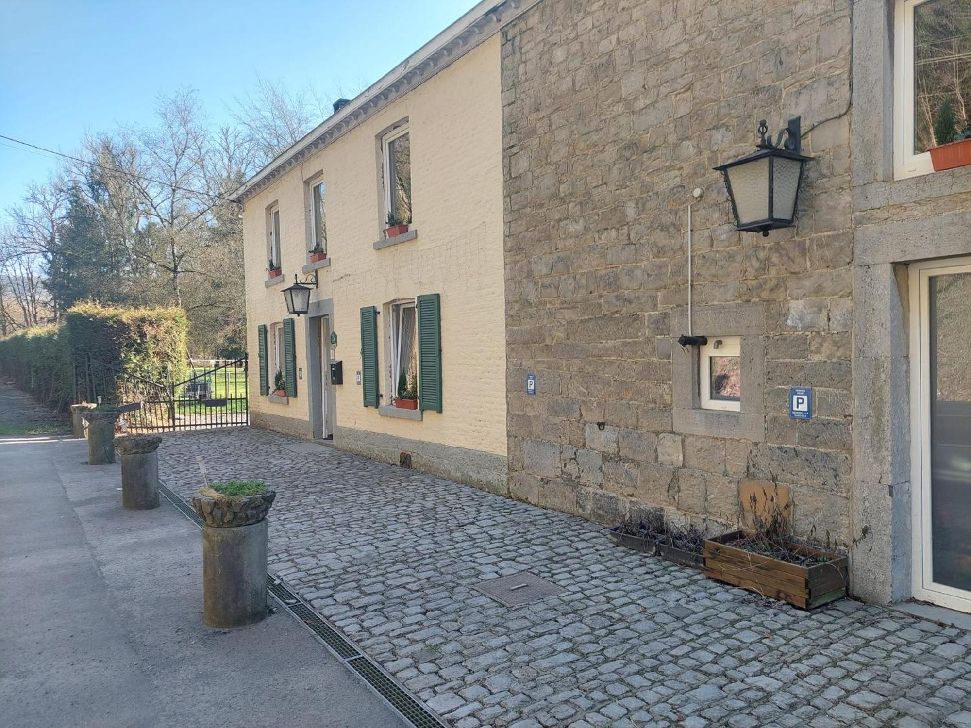 Au Doux Chardon Bed & Breakfast Durbuy Exterior photo